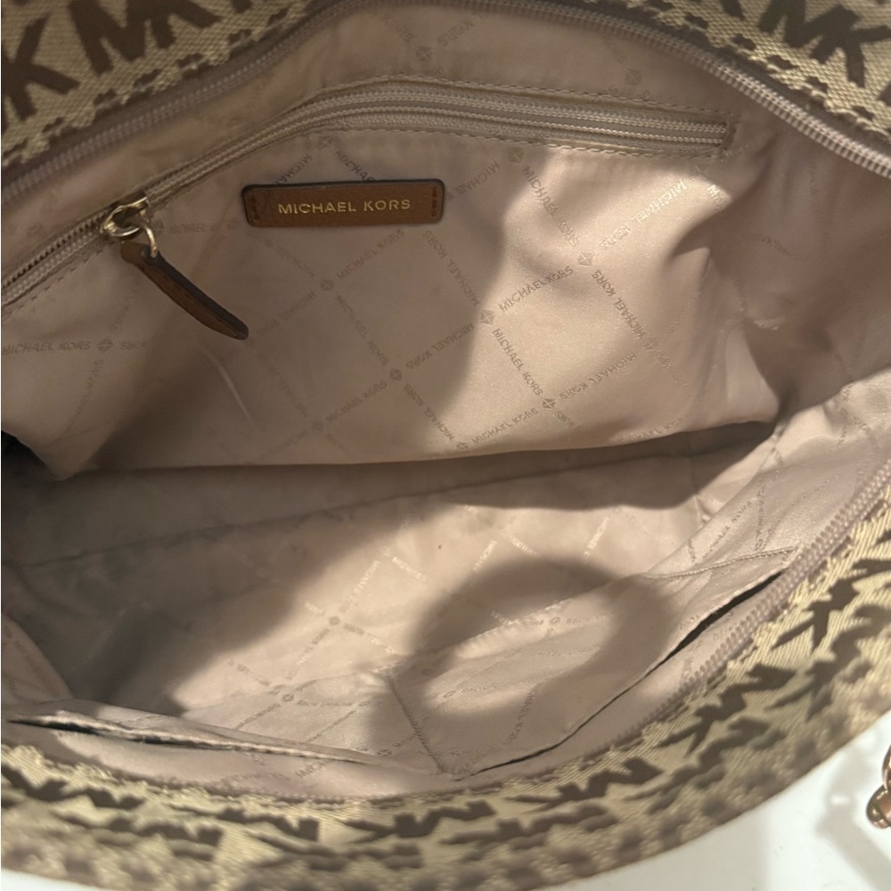 MICHAEL KORS Jet Set East West Signature Monogram Logo Chain Tote Bag Tan Brown - Picture 13 of 15